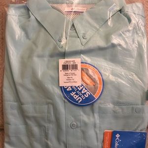 . Men’s long sleeve tamiami II in golf stream.